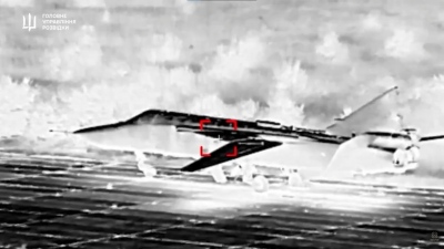 Ουκρανικό drone κομματιάζει ρωσικό Su-24 στην Κριμαία (vid)
