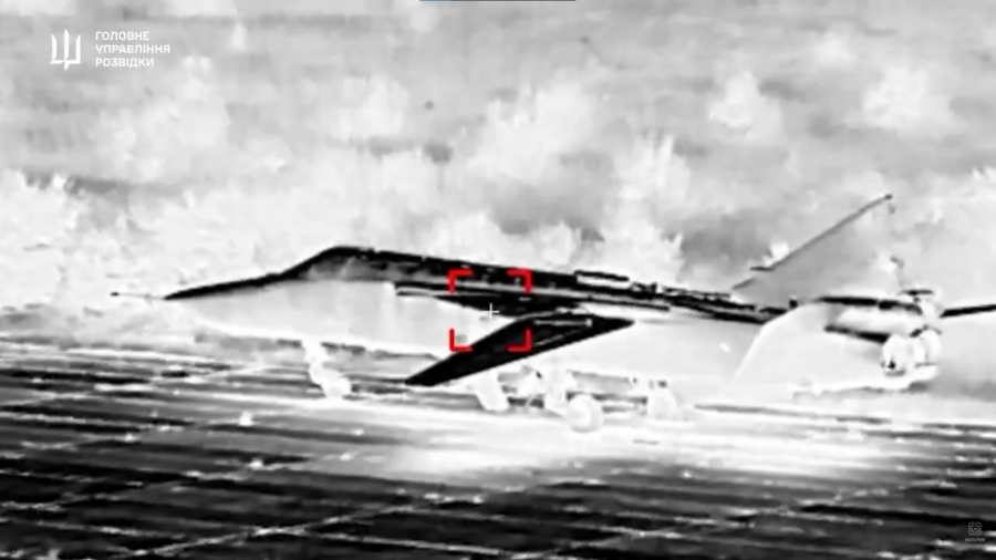 Ουκρανικό drone κομματιάζει ρωσικό Su-24 στην Κριμαία (vid)