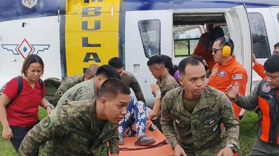 Φιλιππίνες: Στους 5 οι νεκροί και 31 οι τραυματίες μετά από κατολίσθηση - Βυθίστηκαν στη λάσπη δύο λεωφορεία και σπίτια