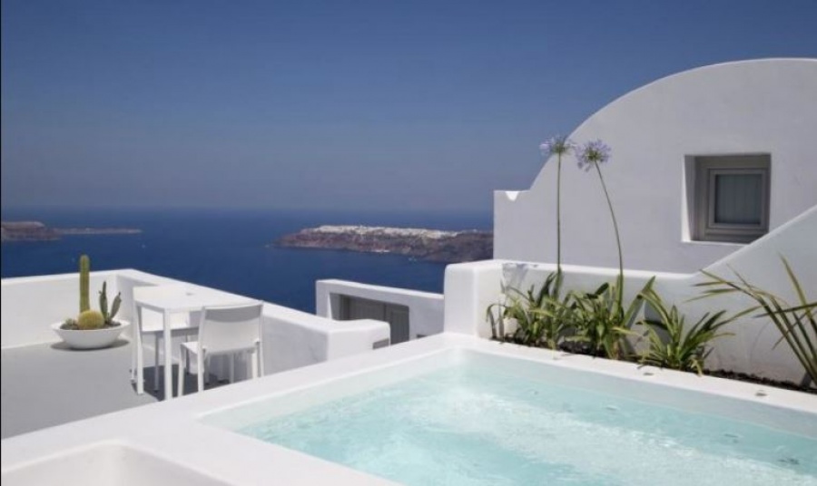 Πτώση 50% καταγράφουν οι κρατήσεις στη Σαντορίνη