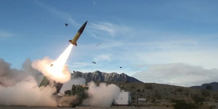 Politico: Πώς οι ΗΠΑ συμφώνησαν στην προμήθεια των ATACMS στην Ουκρανία