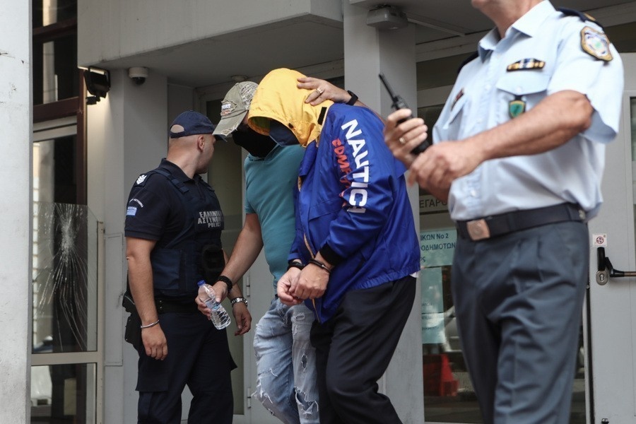 Εξοργίζει ο διάλογος υπάρχου-πλοιάρχου: «Ένας μ...ς παλαβός έπεσε στη θάλασσα - Νόμιζα είναι μαύρος, Πακιστανός»