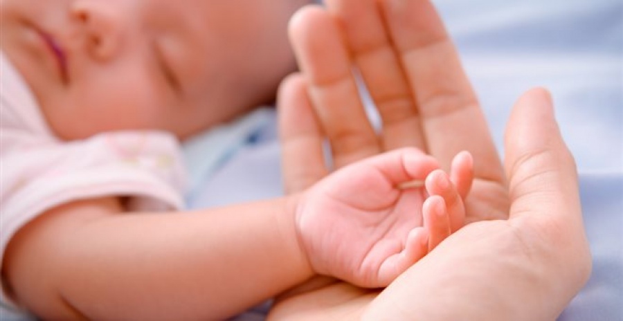 Στην Ελλάδα τα χαμηλότερα ποσοστά γεννήσεων εκτός γάμου στην ΕΕ