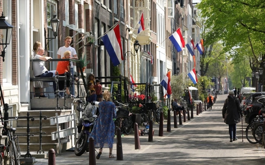 Αίρει και η Ολλανδία τα περισσότερα περιοριστικά μέτρα για τον covid