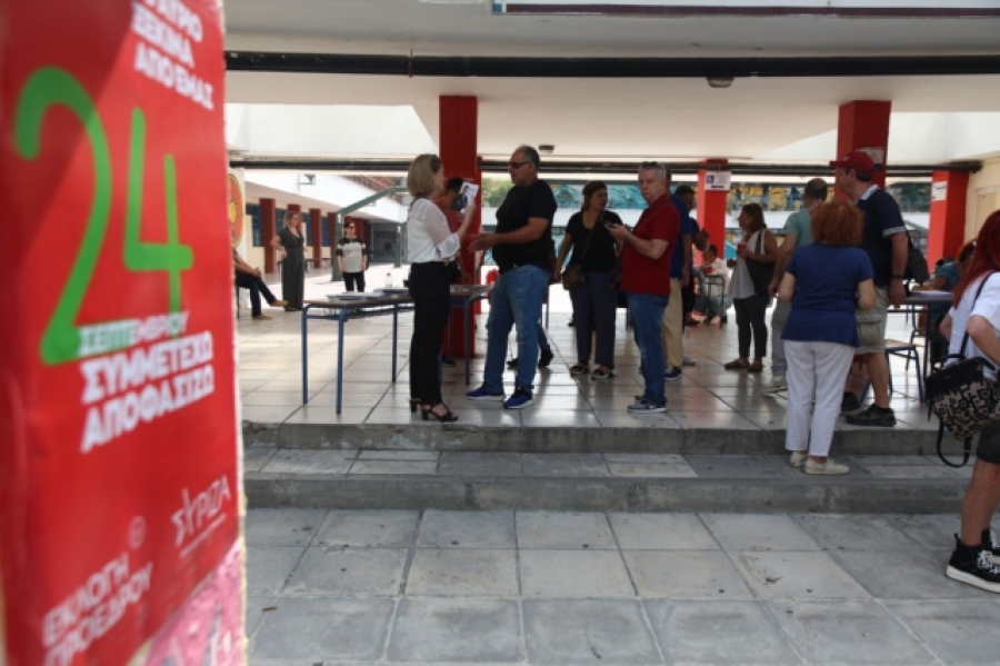 ΣΥΡΙΖΑ: Πυρ ομαδόν κατά Κασσελάκη για τα SMS και παρέμβαση Δρόσου -  Ένταση και καταγγελίες για φιάσκο