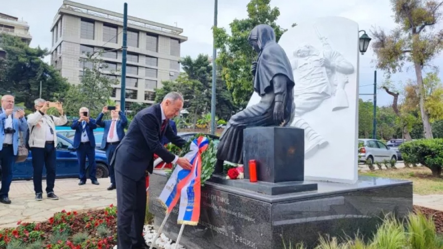 Καλλιθέα: Ο Ρώσος πρέσβης κατέθεσε στεφάνι στο μνημείο του Σοβιετικού Στρατιώτη