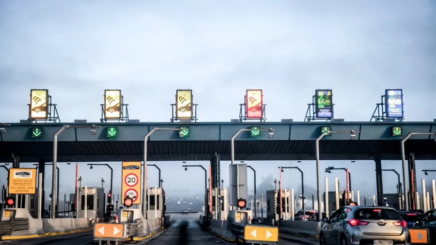 A world record Greek-style: 174 toll stations across 2,320 kilometers of road... or one station every 13 km