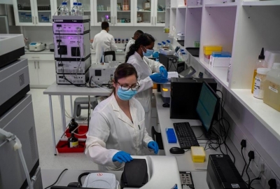Κορωνοϊός: Μειώνεται η τιμή του πλαφόν για τα μοριακά τεστ - PCR