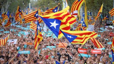Μάχη χωρίς νικητή στην Καταλονία βλέπουν τα γερμανικά ΜΜΕ