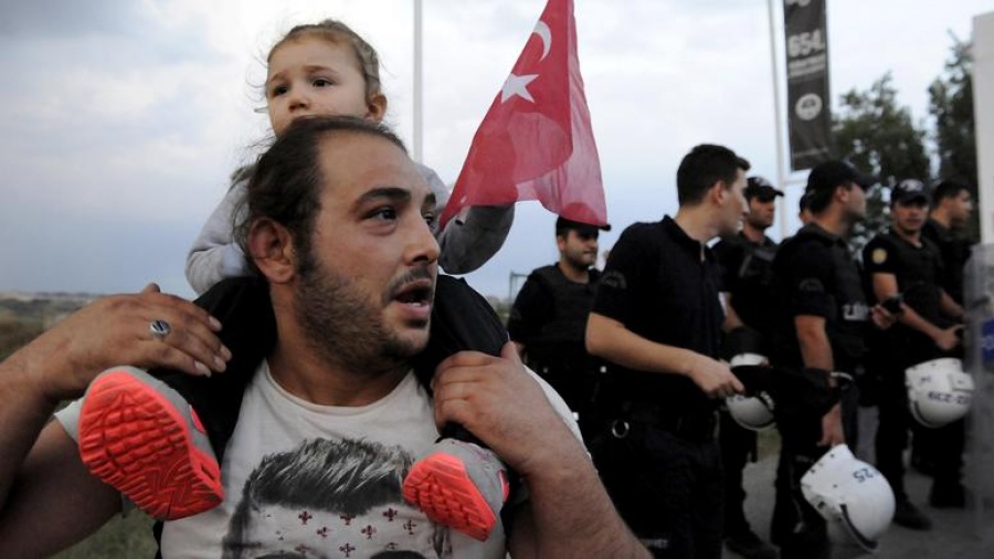 Τουρκία: Η οικονομία πέφτει, οι πρόσφυγες διώκονται