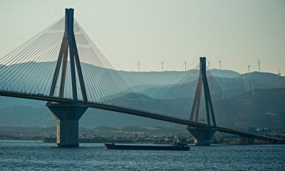 Οι αγρότες ανοίγουν τα διόδια Ρίου - Αντιρρίου, δωρεάν η διέλευση των οδηγών