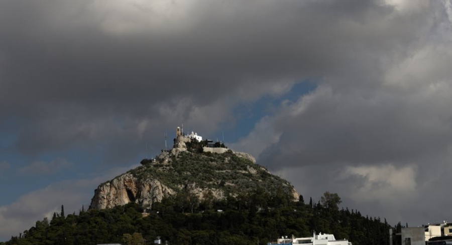 Σε αυξημένη επιφυλακή ο δήμος Αθηναίων λόγω του υψηλού κινδύνου πυρκαγιάς - Κλείνει ο Λυκαβηττός