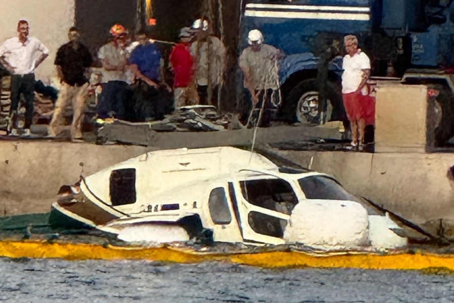 Εισαγγελική έρευνα για τις συνθήκες της πτώσης του ελικοπτέρου στη Βουλιαγμένη – Ελεύθερος ο πιλότος