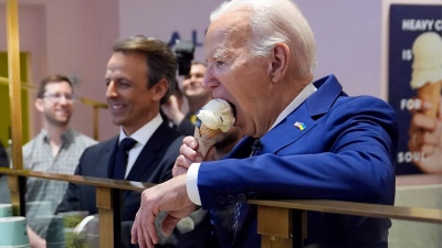 Κατακραυγή για τον Biden στις ΗΠΑ - Σχολίασε τον αιματηρό πόλεμο στη Γάζα ... τρώγοντας παγωτό σε talk show