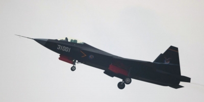 Κίνα: 13 πολεμικά αεροσκάφη πέταξαν πάνω από τη μέση γραμμή στο Στενό της Ταϊβάν