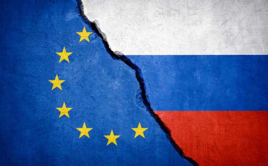 Η ΕΕ τραβάει το σκοινί στα άκρα αλλά και …«αυτοπυροβολείται» – Αναστέλλει την έκδοση τουριστικής βίζας για Ρώσους
