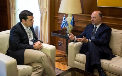 Κυβερνητικές πηγές: Ο Moscovici εξέφρασε στον Τσίπρα τη δυσαρέσκεια του για τον Μητσοτάκη