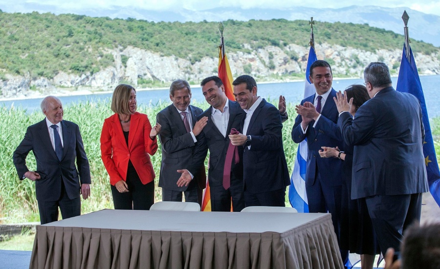 NYT: Ιστορική συμφωνία Αθήνας και Σκοπίων για το Μακεδονικό - Ανοίγει ο δρόμος για την ένταξη της FYROM στο ΝΑΤΟ