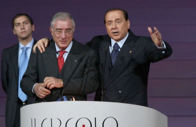 Ιταλία: Απρόβλεπτος ακόμα και στη διαθήκη o Berlusconi - Kληροδότησε 30 εκ. ευρώ σε συνεργάτη της Μαφίας