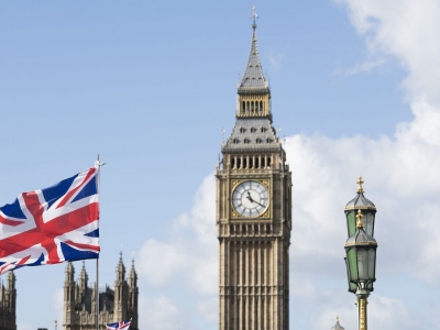 Telegraph: Το Λονδίνο προτρέπει το Κίεβο… να πλησιάσει στις θέσεις του Trump