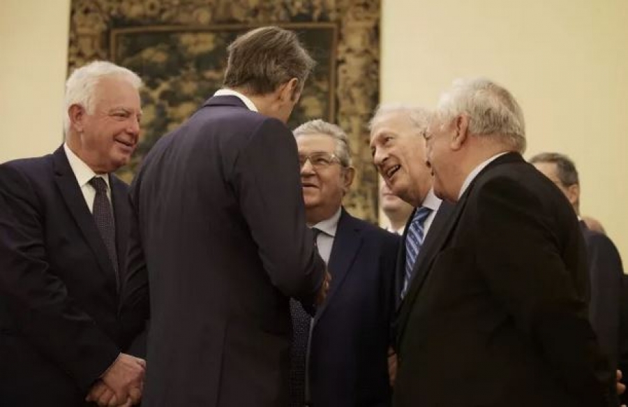 Το «πηγαδάκι» στο προεδρικό μέγαρο για τις εκλογές – Τι είπε ο Μητσοτάκης στον Κουτσούμπα