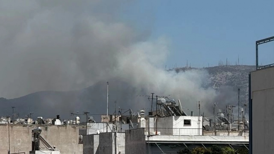 Φωτιά στην «καρδιά» της Αθήνας, στην Πολυτεχνειούπολη - Τεράστια κινητοποίηση με 19 εναέρια μέσα