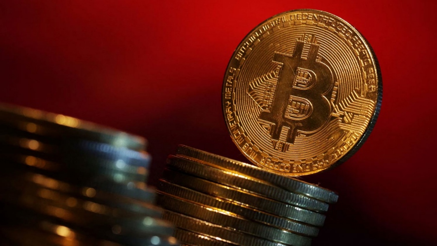 Κάτω από τα 57.000 δολ. το bitcoin ενόψει Fed (1/5) - Μειωμένες προσδοκίες για μείωση επιτοκίων