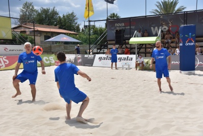 Νικοπολίδης και Παπαδόπουλος παίζουν footvolley στο Σχοινιά - Ποδοσφαιρική μαγεία στο φιλέ με την υποστήριξη του ΟΠΑΠ
