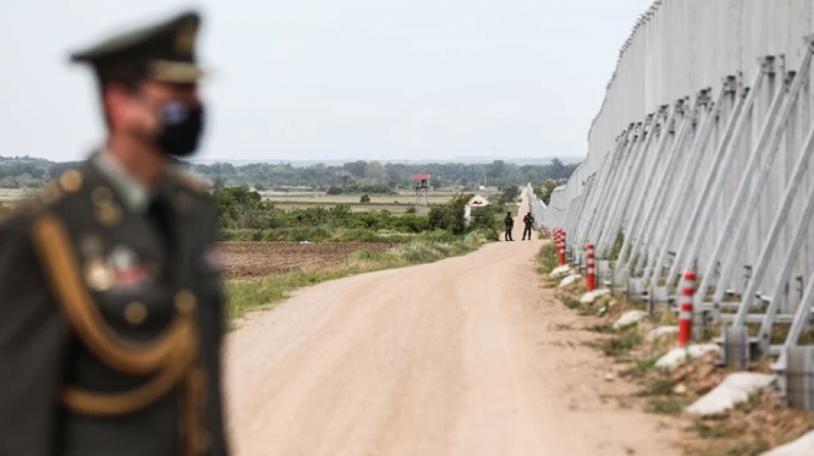 Politico: Η Ελλάδα θέλει να προσθέσει ακόμη 80 χιλιόμετρα φράχτη στον Έβρο - Ζητά έκτακτα κονδύλια από ΕΕ