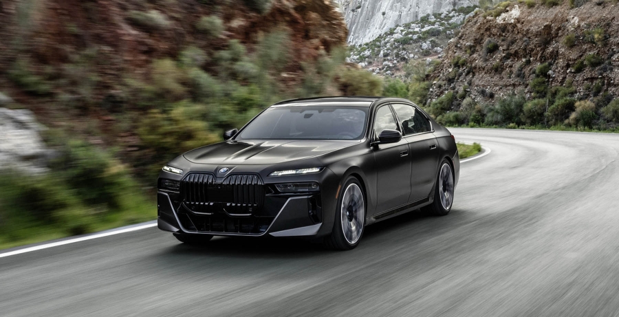 H νέα «επτάρα» της BMW έχει μέχρι και i7