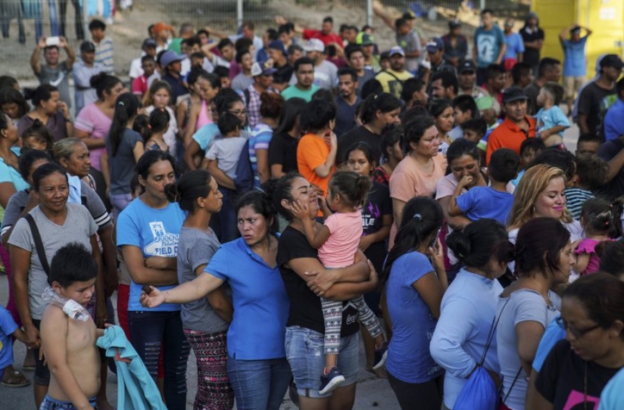 AP: Η κυβέρνηση Biden θα επιτρέψει την είσοδο στις ΗΠΑ για 25.000 αιτούντες ασύλου