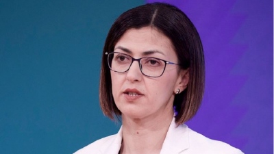 Κανείς δεν ακουμπάει την Αγαπηδάκη – Κλείνει δρόμους για μία κομματική εκδήλωση 100 ατόμων στο Περιστέρι…