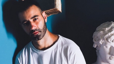 Ποινική δίωξη κατά του ηθοποιού Στραβοπόδη για σεξουαλική κακοποίηση - Αρνείται τις κατηγορίες