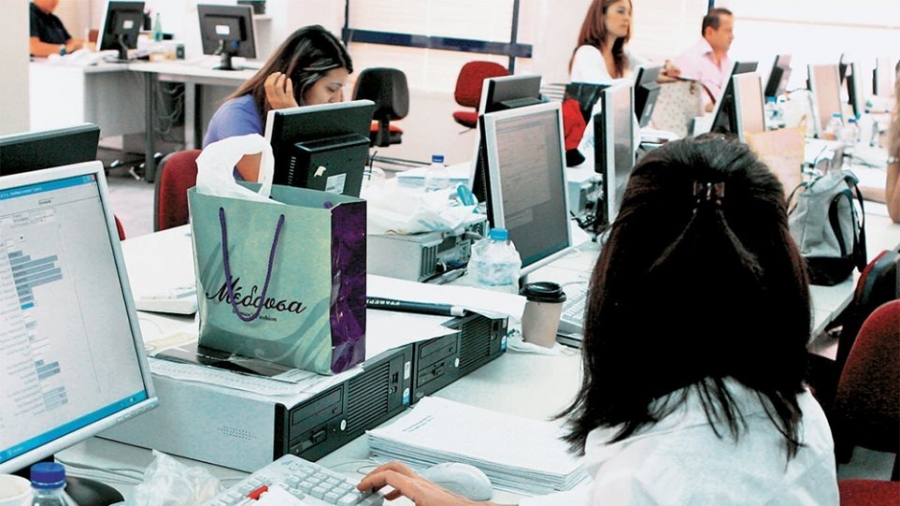 Κρίση στην ενέργεια - Μέτρα: Τι θα πρέπει να κάνει ο τελευταίος δημόσιος υπάλληλος πριν... σχολάσει στην Ελλάδα;