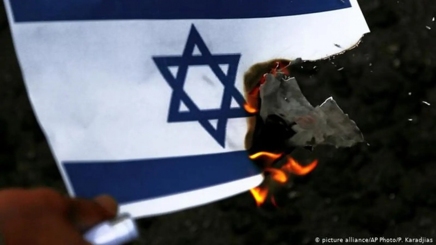 Επίθεση με μολότοφ σε εβραϊκή συναγωγή στο Βερολίνο – Αυξάνονται οι αντισημιτικές επιθέσεις