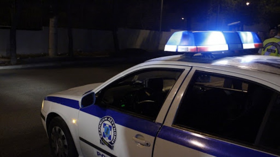 Συναγερμός στο κέντρο της Αθήνας - Ένοπλος άνοιξε πυρ και ταμπουρώθηκε σε διαμέρισμα