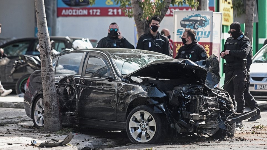 Έκλεψε αυτοκίνητο, τον αντιλήφθηκαν και ακολούθησε τρελή καταδίωξη στην Λιοσίων - Τραυματίστηκαν 4 άτομα