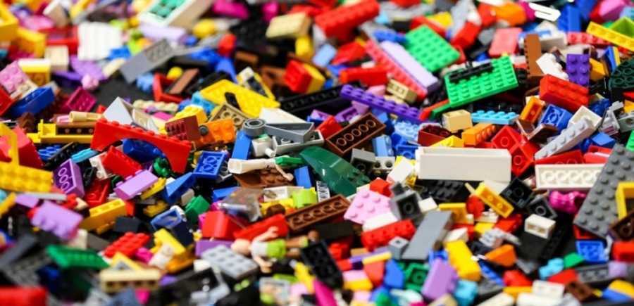 Η Lego διακόπτει τις πωλήσεις παιχνιδιών της στη ρωσική αγορά