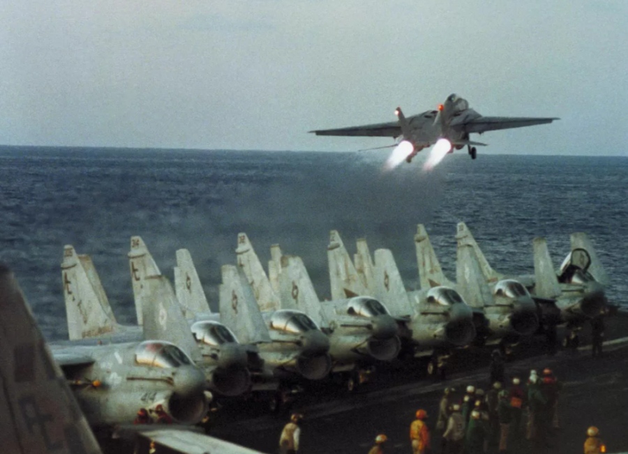 Ο στρατός των  ΗΠΑ εντόπισε θαλάσσιο drone των Houthi – Πέντε αεροπορικές επιδρομές στην Υεμένη (17/2)