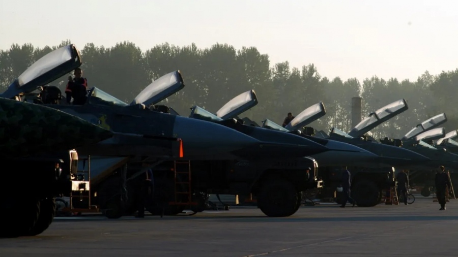 Το ξεκλείδωμα της άμυνας: Η Πολωνία θωρακίζει τα αεροδρόμιά της για να γλιτώσει επιθέσεις από drones