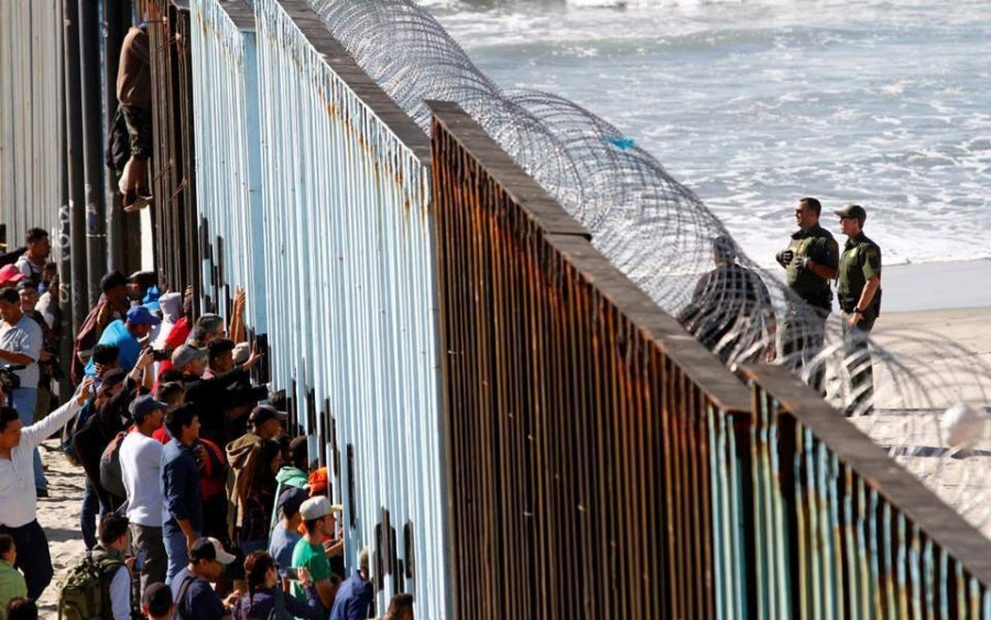 ΗΠΑ: Δεν θα λάβουν άσυλο όσοι μετανάστες έφθασαν διασχίζοντας το Μεξικό