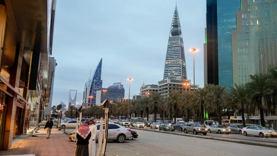 «Μαύρη τρύπα» 74 δισ... Το πετρέλαιο δεν φτάνει για τη Σαουδική Αραβία