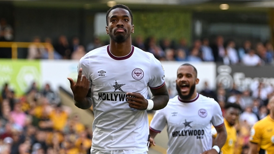 Γουλβς – Μπρέντφορντ 0-2: Πρωταγωνιστεί ο Τόνεϊ, σκοράρει και δημιουργεί το δεύτερο γκολ! (video)