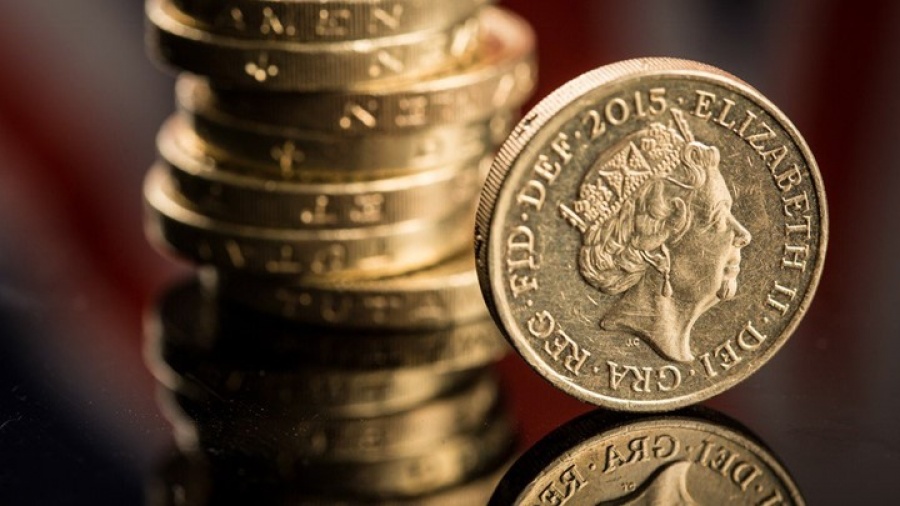 Πτώση της στερλίνας σε χαμηλό 34 χρόνων βλέπουν οι τραπεζίτες εάν ο Johnson πάει σε άτακτο Brexit