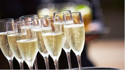 «Τορπίλη» κορωνοϊού στις πωλήσεις σαμπάνιας - Πάνω από  1,7 δισ. ευρώ οι απώλειες το 2020