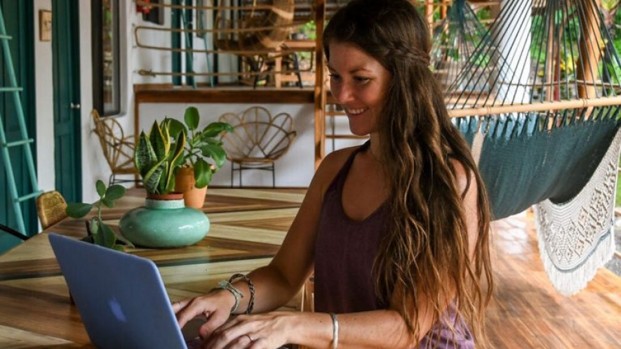 Η Ελλάδα στους top καλοκαιρινούς προορισμούς για ψηφιακούς νομάδες