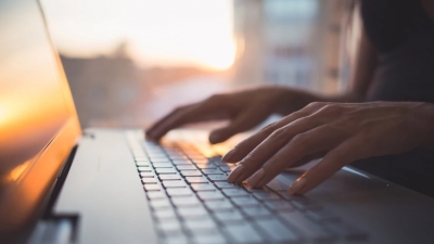 Τηλεργασία: Ποιοι εργαζόμενοι μπορούν να συνεχίζουν να δουλεύουν από το σπίτι