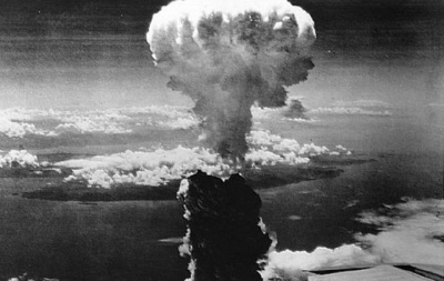 Για πρώτη φορά η Ιαπωνία τιμά τη μνήμη των θυμάτων από τη ρίψη της ατομικής βόμβας στη Χιροσίμα