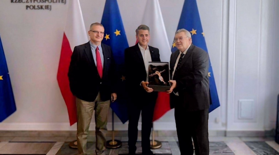 Δυνατή κίνηση - Εκπρόσωποι της Νίκης στην ορκωμοσία του νέου εθνικιστή Προέδρου της Πολωνίας, Karol Nawrocki