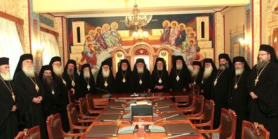 Η Διαρκής Ιερά Σύνοδος ζητά να ανοίξουν τα Χριστούγεννα οι εκκλησίες